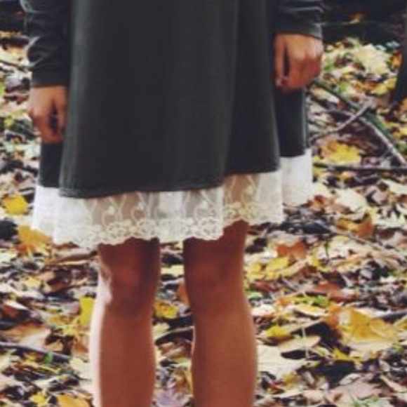 LOWEST NWT Doe & Rae Tunic - Picture 2 of 7